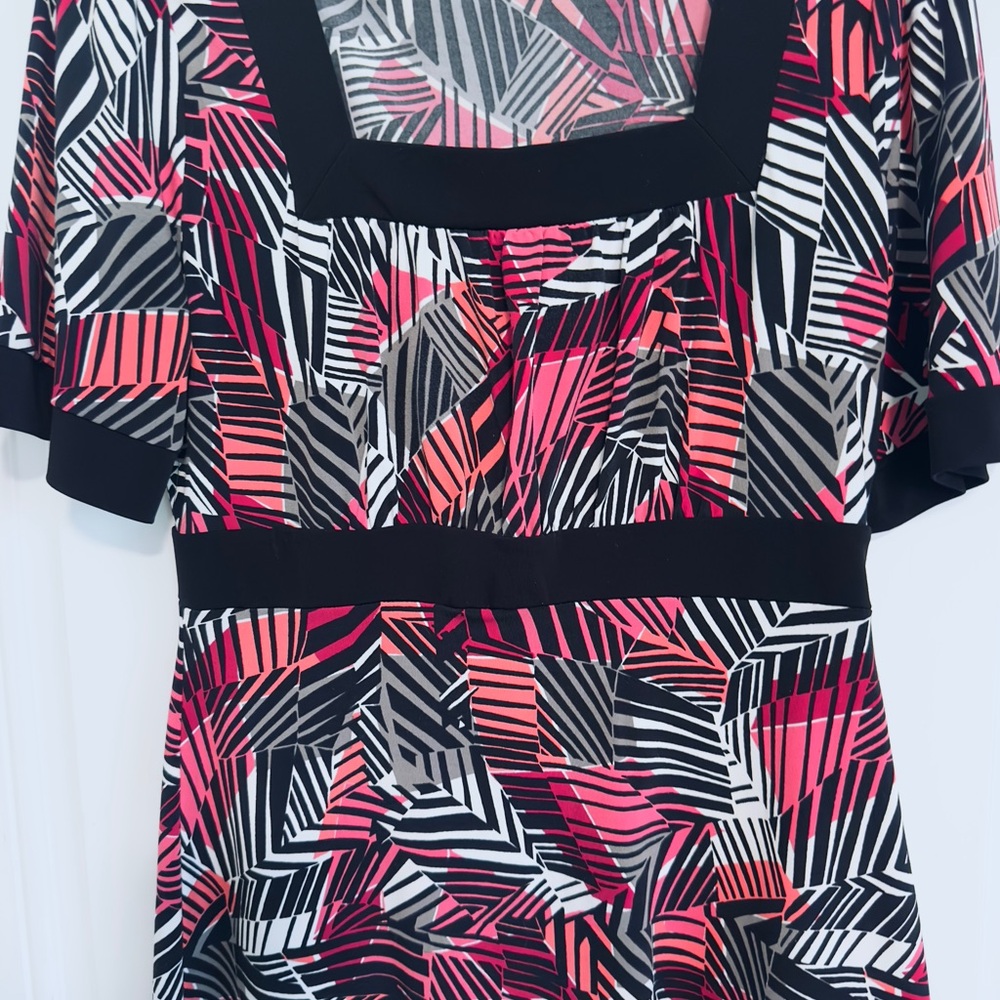 Geometric Patterned Women's Top